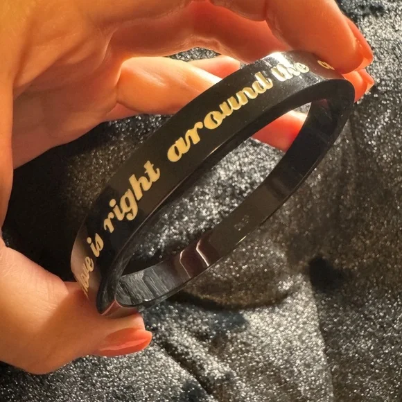 Dolce&Gabbana bracelet Includes Box - Picture 5 of 9